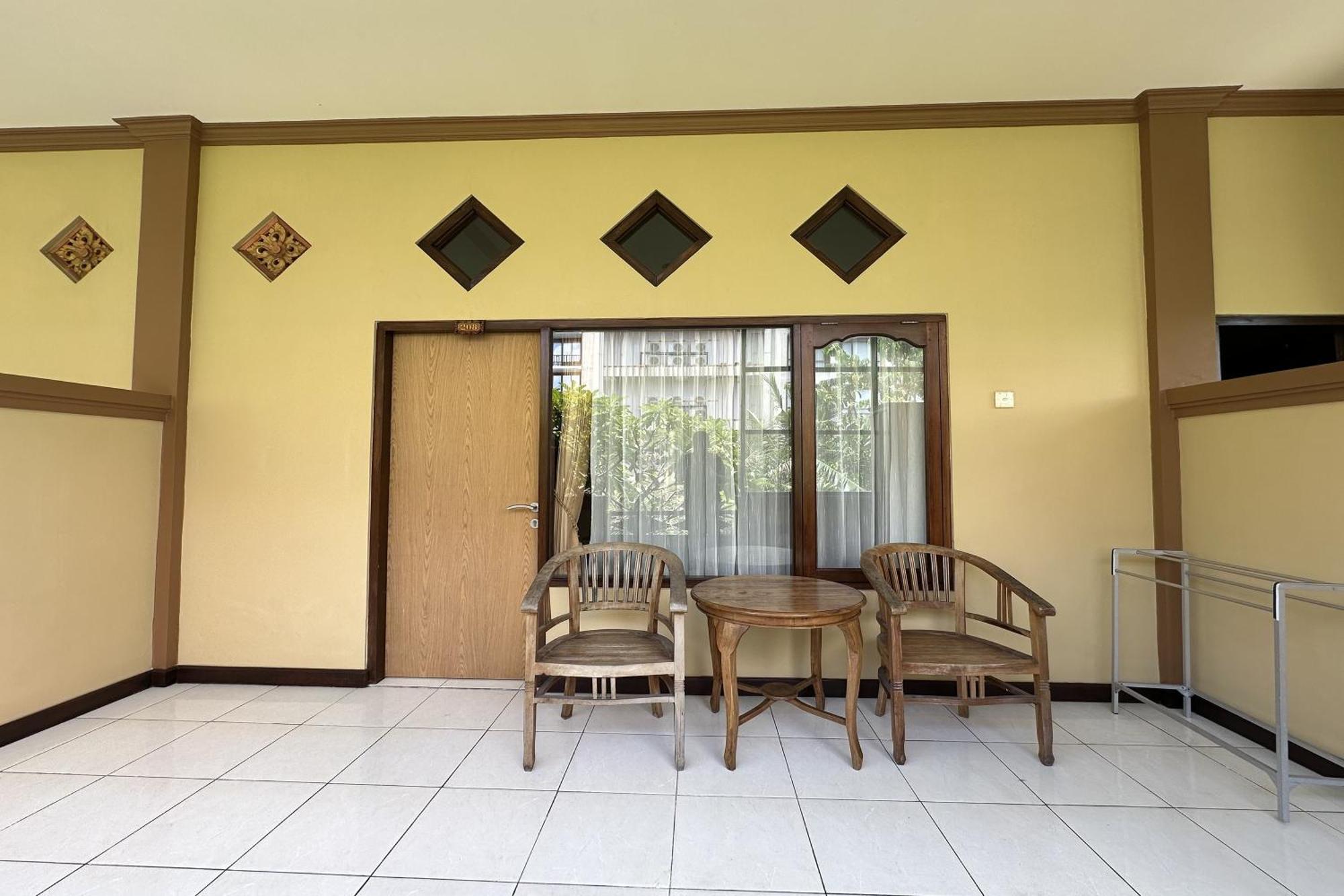 Taxa Raya Guest House Legian Buitenkant foto