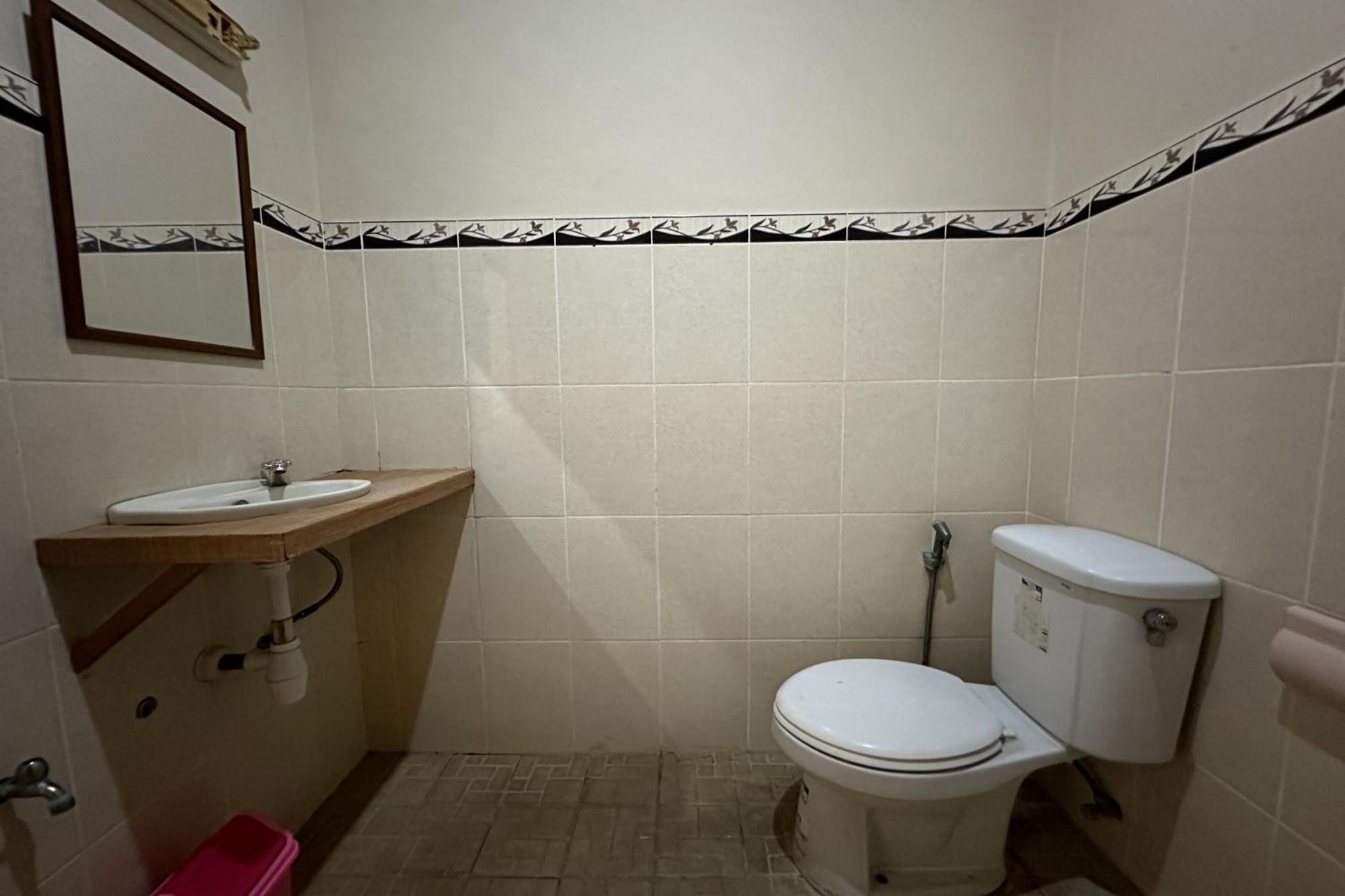 Taxa Raya Guest House Legian Buitenkant foto