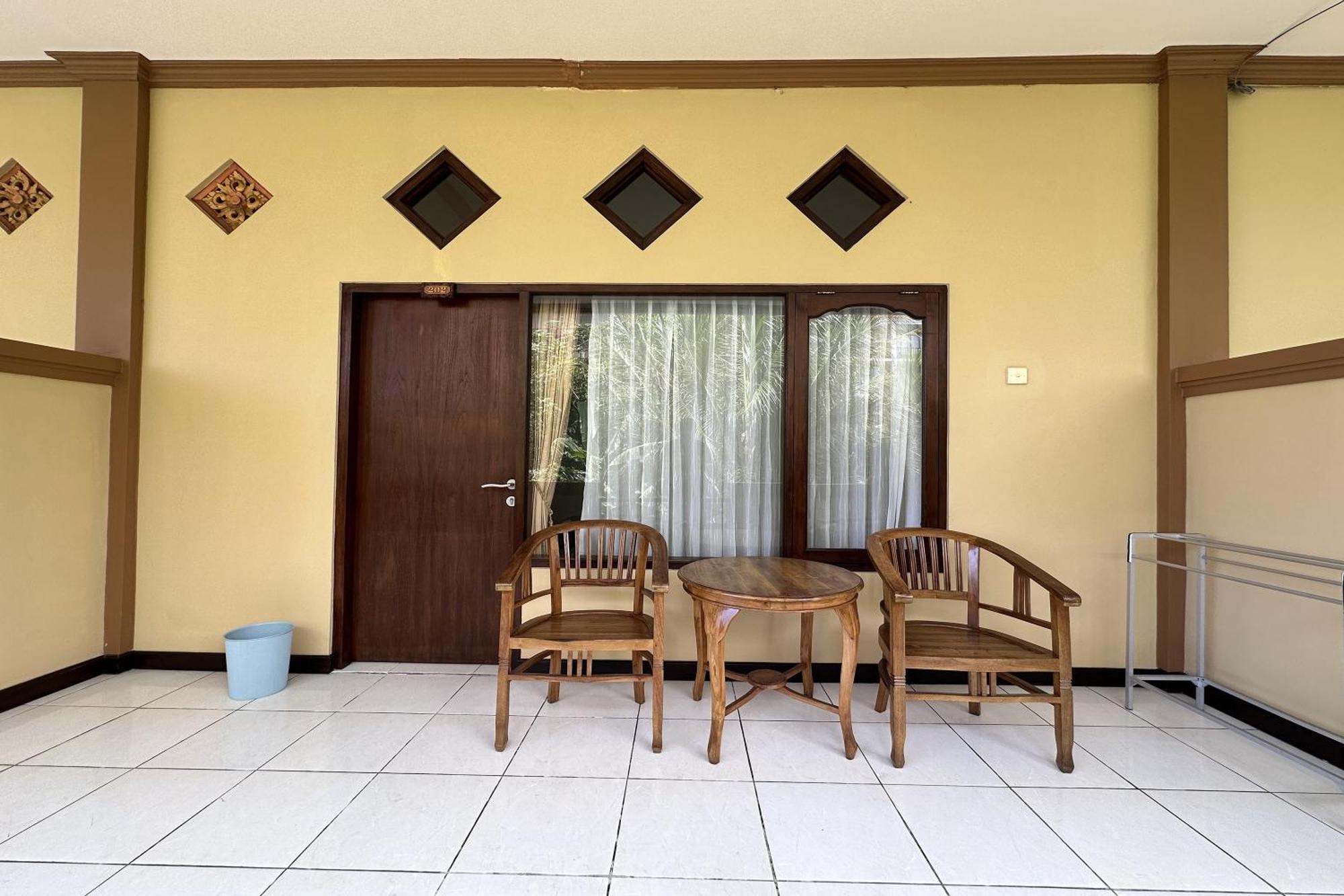 Taxa Raya Guest House Legian Buitenkant foto